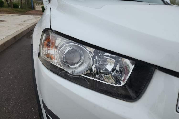 Used Chevrolet Captiva 2014 2.4L 4x4 Flagship Edition 7 Seats Right Front Headlight