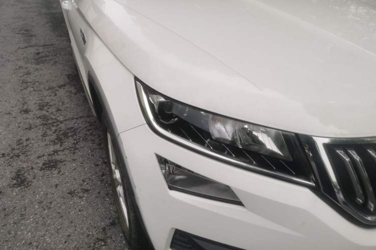 Used Skoda Kodiaq 2018 Facelifted TSI330 5-Seater Two-Wheel-Drive Comfort Edition Right Front Headlight