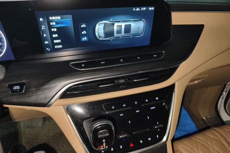 Used Buick GL8 2021 ES Land Cruiser 653T Luxury Edition
