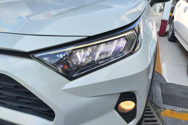 Used Toyota RAV4 2020 2.0L CVT Two-Wheel Drive Fashion Edition