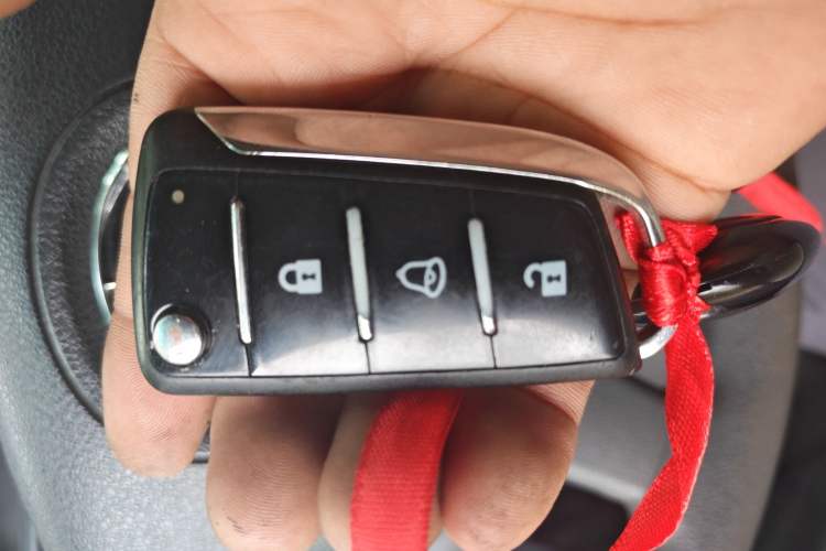 Used JAC Group Sunray 2017 1.9T Short-Wheelbase Mid-Roof Xingkuai Multi-Purpose Passenger Vehicle
