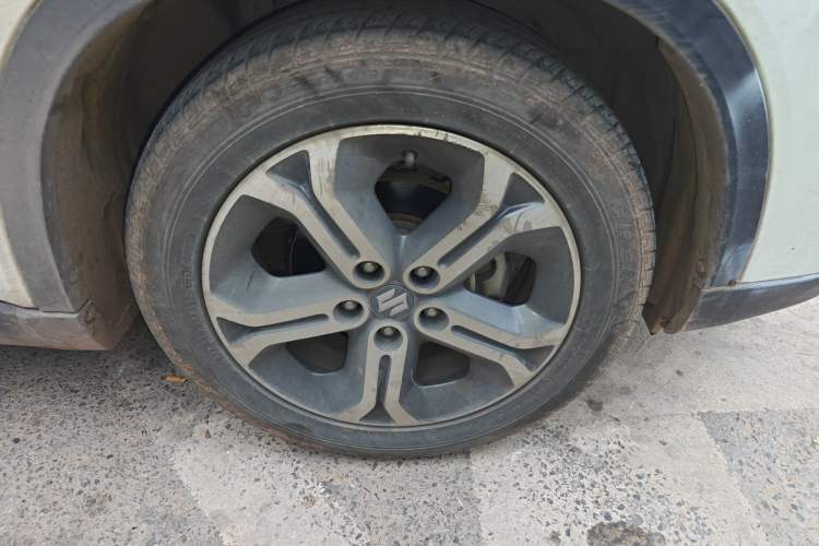 Used Suzuki Vitara 2016 1.4T Automatic Two-Wheel Drive Elite Model Right Front Wheel Hub