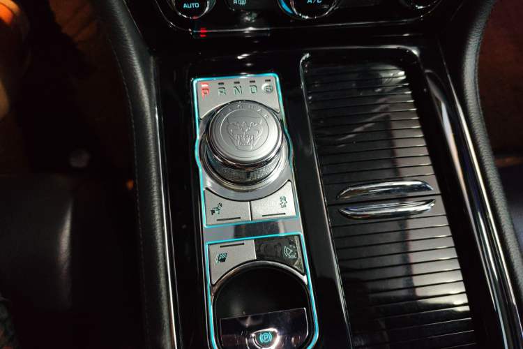 Used Jaguar XJ 2016 XJL 3.0 SC Two-Wheel-Drive Elegant Business Edition