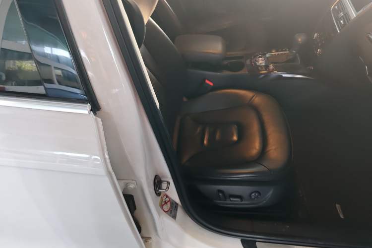 Used Audi A4L 2013 35 TFSI Automatic Technology Edition Right Front Seat