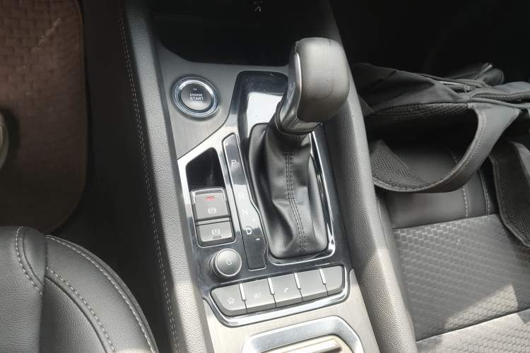 Used Chery Tiggo 5x 2019 1.5L CVT Smart Joy Edition Gear Lever
