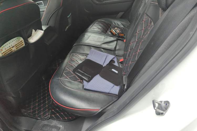 Used Land Rover Discovery Sport 2018 240 PS PURE Edition Left Rear Seat