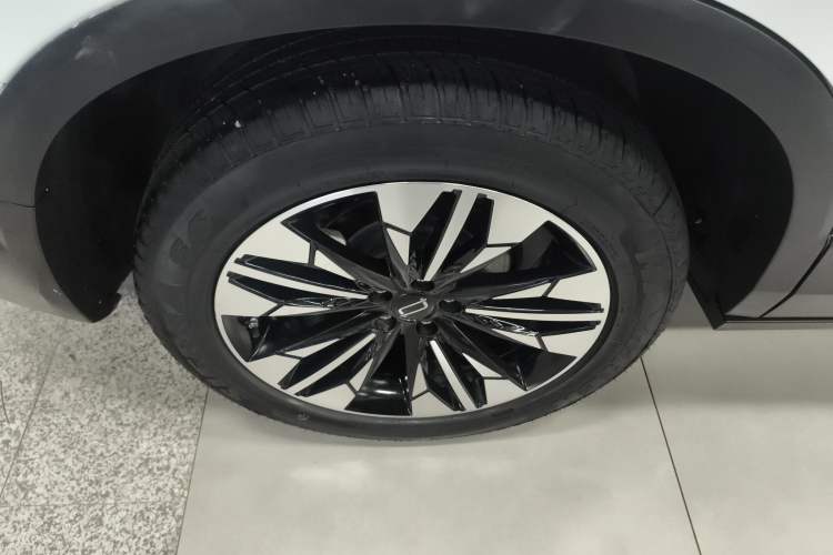 Used Bestune T77 2023 1.5T Automatic Luxury Model Right Rear Wheel Hub