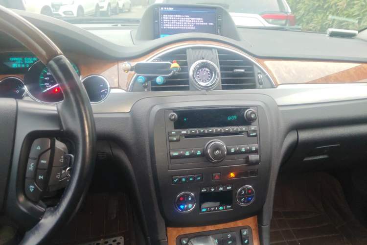 Used Buick Enclave 2013 3.6L Two-Wheel-Drive Elegance Edition
