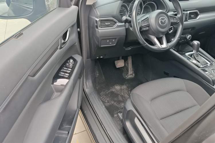 Used Mazda CX-5 2017 2.0L Automatic 2WD ZhiShang Trim China V Standard