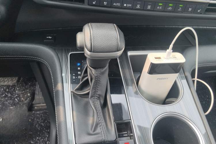 Used Toyota SIENNA 2021 2.5L Hybrid Ultimate Edition Gear Lever