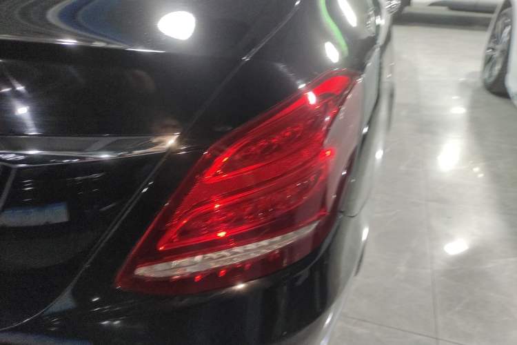 Used Mercedes-Benz C-Class 2015 Facelift C 200 L