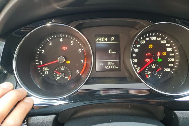 Used Volkswagen Sagitar 2017 230TSI Automatic Comfort Version Odometer Close Up