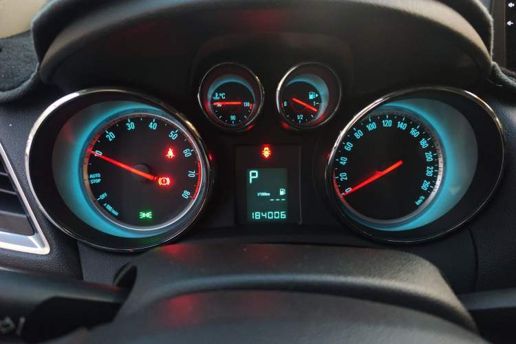 Used Buick Encore 2015 1.4T Automatic Two-Wheel Drive Urban Leading Model Instrument Cluster