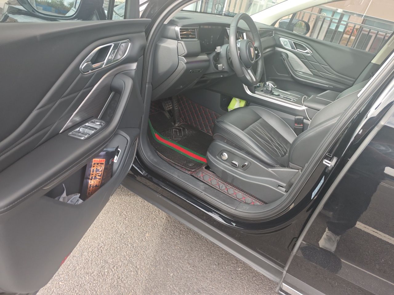 Hongqi HS7 PHEV 2024 2.0T PHEV Four-Wheel Drive Flagship Edition 6 Seats — снимка 16