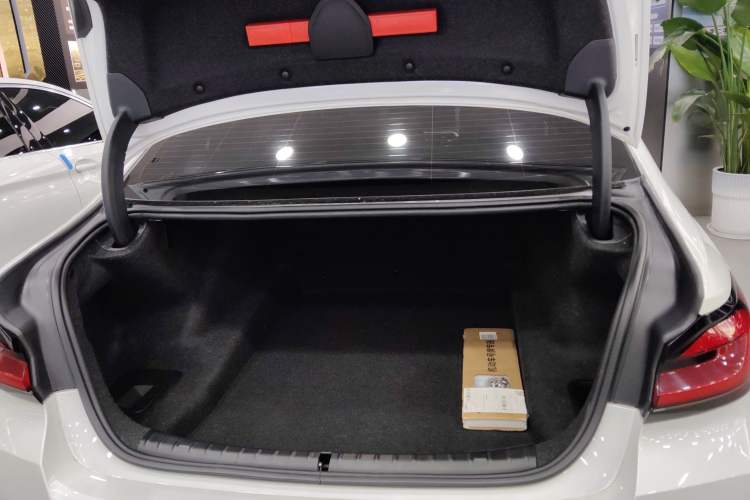 Used BMW 5 Series 2022 Second Facelift 530Li Leading Edition M Sport Package Trunk