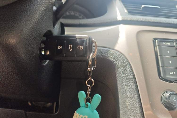 Used Volkswagen Lavida 2013 Revised Classic 1.6L Automatic Fashion Edition
