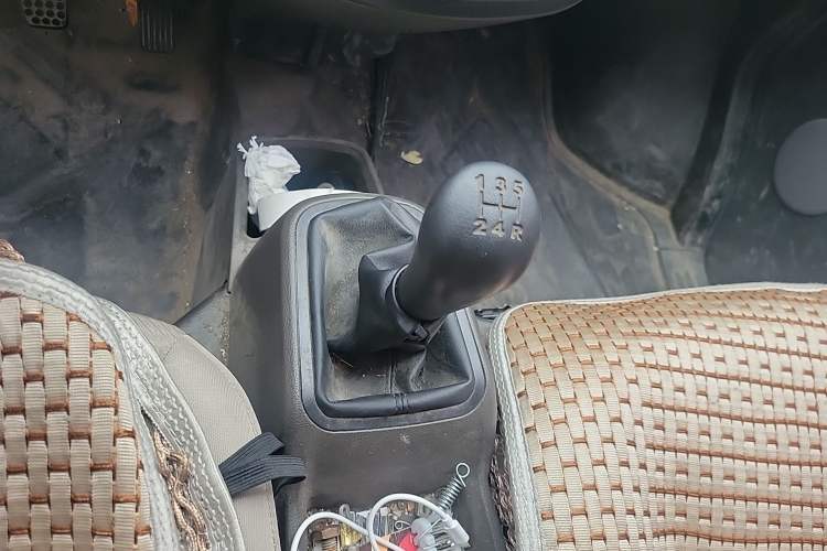 Used Wuling Rongguang S 2023 1.5L Base Version 5/7 Seats Gear Lever