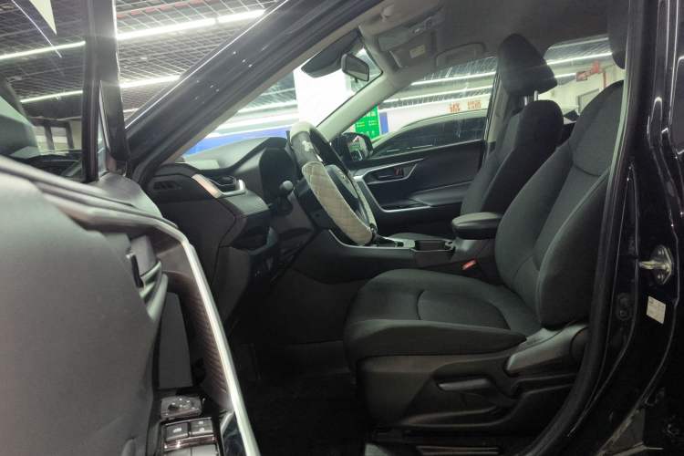 Used Toyota RAV4 2024 2.0L CVT Two-Wheel Drive Urban Edition