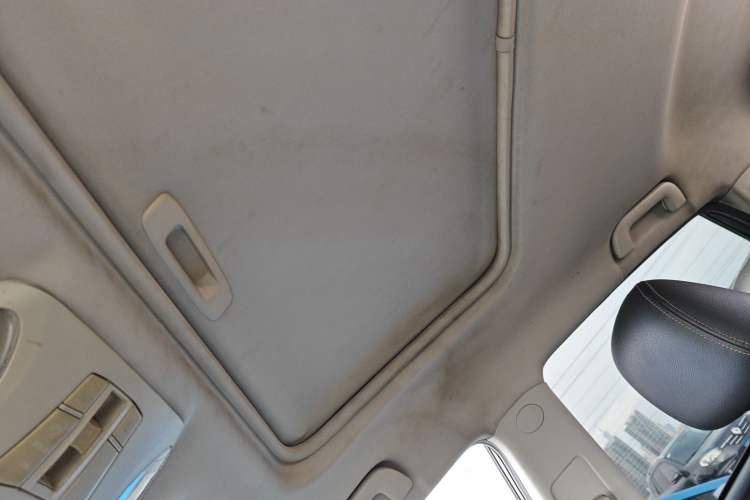 Used GAC Trumpchi GS5 Super 2015 2.0L Automatic Two-Wheel Drive Elite Edition Headliner