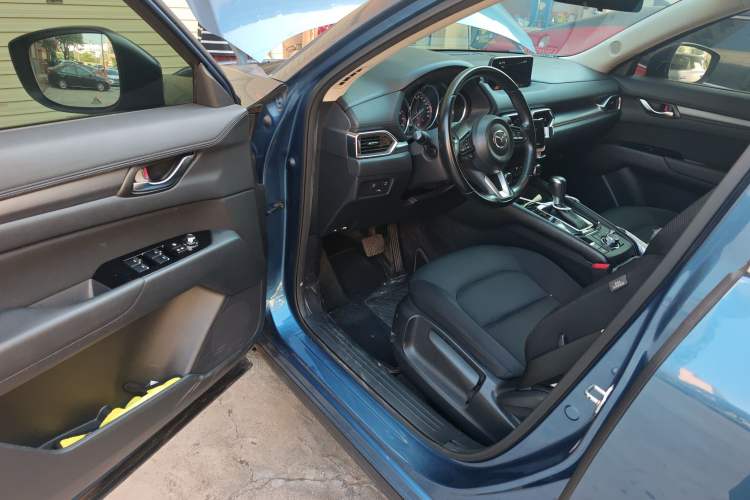 Used Mazda CX-5 2017 2.0L Automatic 2WD ZhiShang Trim China V Standard
