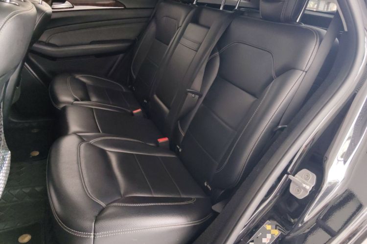 Used Mercedes-Benz M-Class 2015 ML 400 4MATIC Luxury Model Left Rear Seat