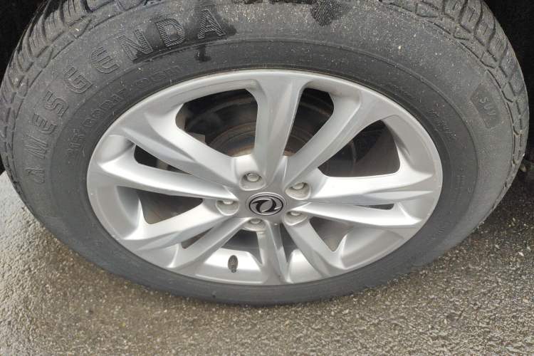Used Dongfeng Fengon S560 2018 1.8L Manual Urban Model 7 Seats Right Rear Wheel Hub