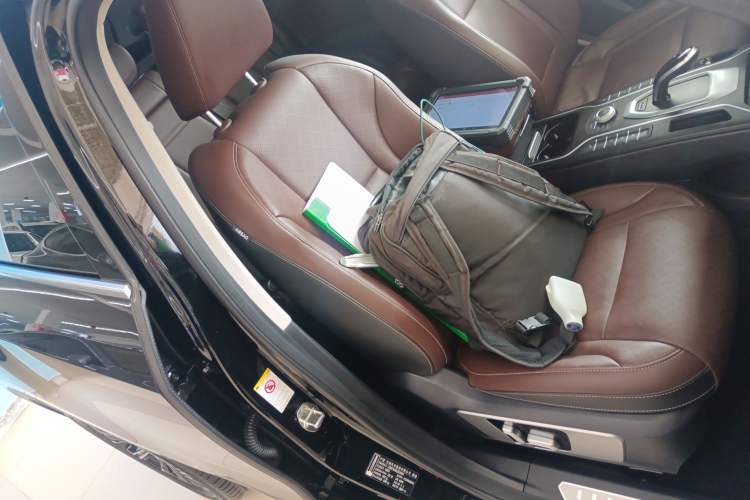 Used Wey VV6 2021 2.0T Two-Wheel Drive Smart Plus