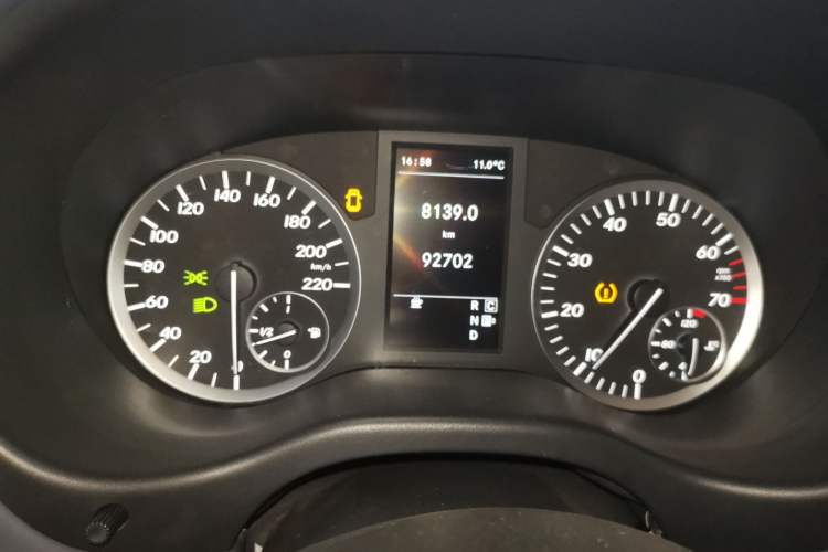 Used Mercedes-Benz Vito 2018 2.0T Business Version China VI Emission Standard