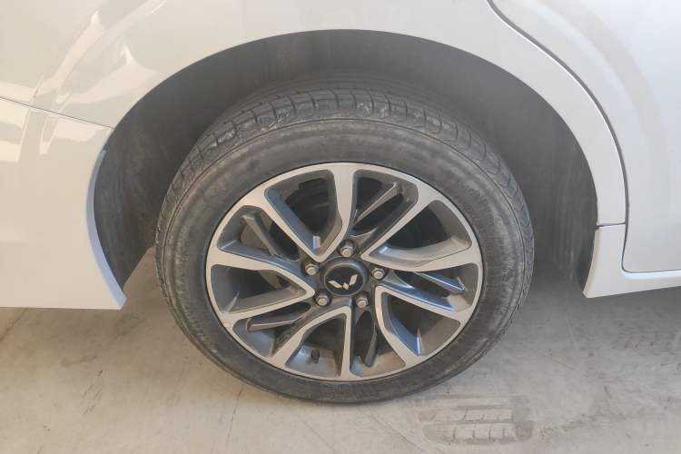 Used Wuling Jiachen 2022 1.5L Manual Enjoyment Elite Model
