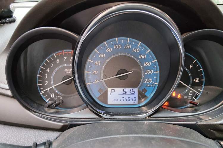 Used Toyota YARiS L Zhi Xuan 2015 1.5E Automatic Charm Edition
