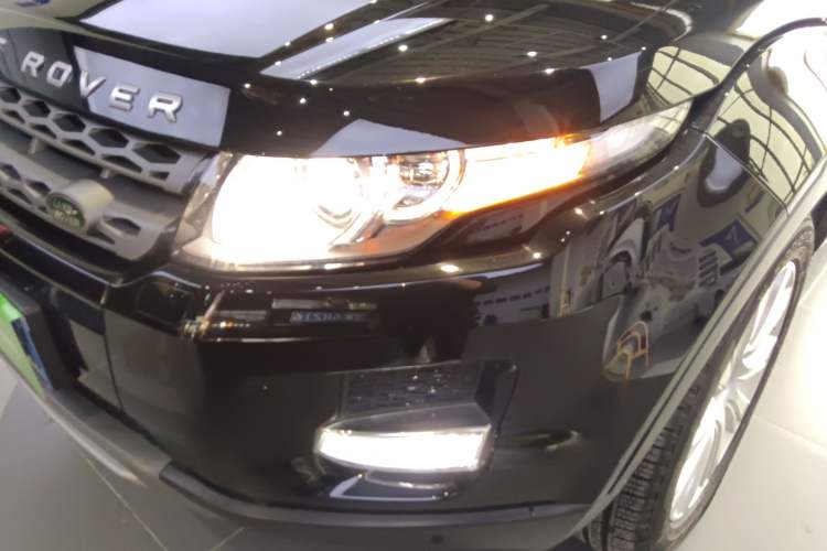Used Land Rover Range Evoque 2015 2.0T Five-Door Zhiyao Edition Left Front Headlight