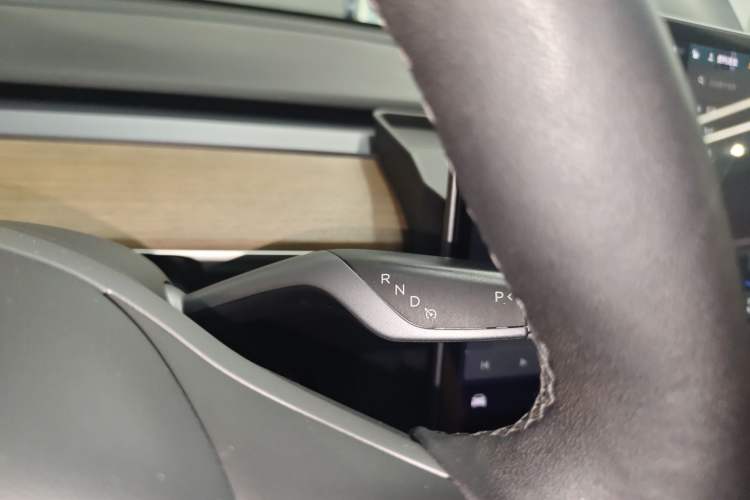 Used Tesla Model Y 2021 Long-Range All-Wheel-Drive Version