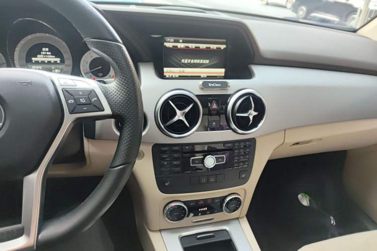 Used Mercedes-Benz GLK-Class 2015 GLK 300 4MATIC Fashion Edition Ultimate Version