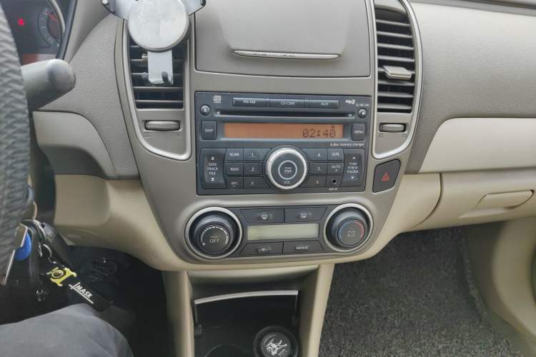 Used Nissan Sylphy 2012 Classic 1.6XE Manual Comfort Edition Audio And AC Panel