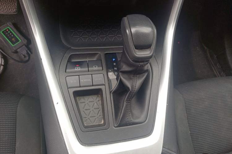 Used Toyota RAV4 2023 2.0L CVT Two-Wheel Drive Urban Edition
