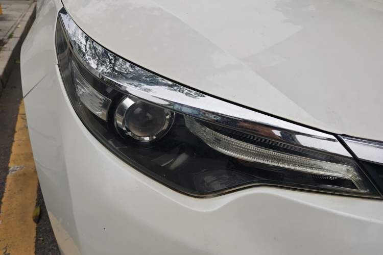 Used Toyota Levin 2016 1.6G CVT Elite Edition Right Front Headlight