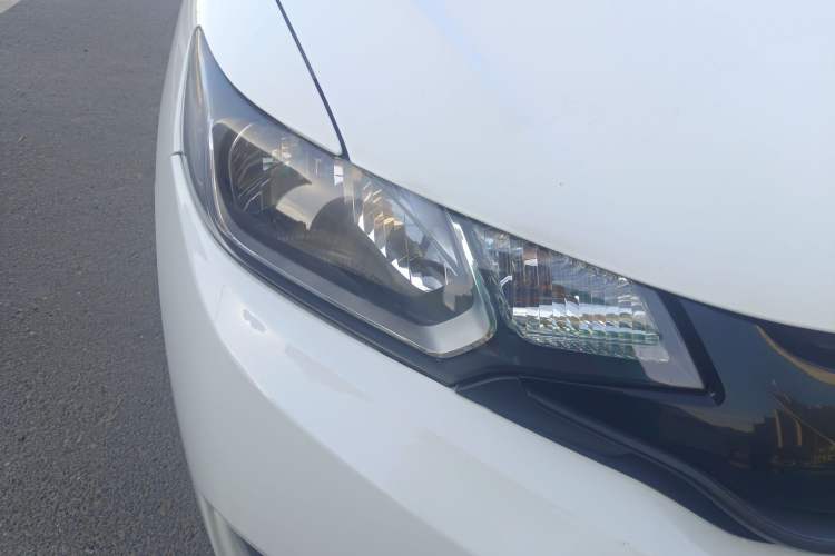 Used Honda Fit 2014 1.5L LX CVT Comfort Model Right Front Headlight