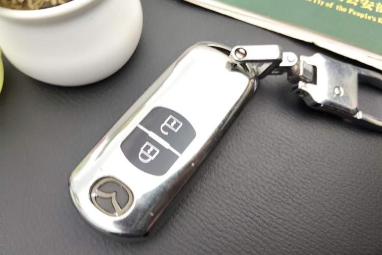 Used Mazda CX-4 2018 2.0L Automatic Two-Wheel Drive Blue Sky Dynamic Version China V Standard Vehicle Key