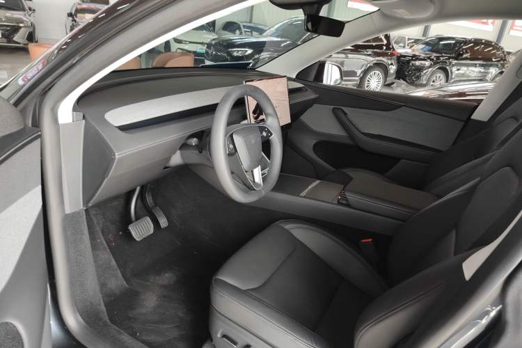 Used Tesla Model Y 2025 Rear-Wheel-Drive Version
