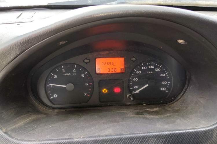 Used Wuling Rongguang 2011 1.2L Base Version

