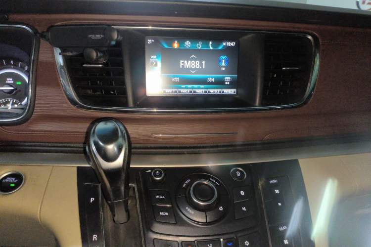 Used Buick GL8 2017 25S Comfort Version China V Standard Audio And AC Panel