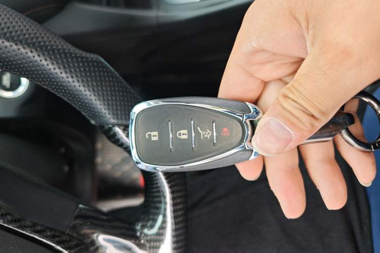 Used Chevrolet Equinox 2019 Redline 550T Automatic All-Wheel-Drive Trailblazer RS China VI Standard Vehicle Key