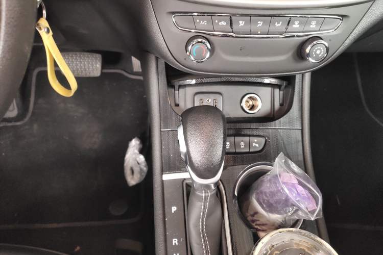 Used Buick Verano 2020 20T CVT Leading Edition Gear Lever