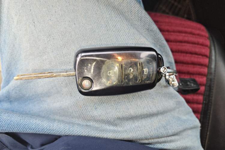 Used Volkswagen Sagitar 2014 1.6L Manual Comfort Model Vehicle Key