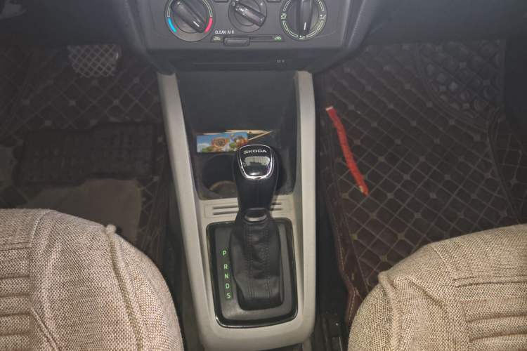 Used Skoda Fabia 2017 1.4L Automatic Car Enjoy Edition Gear Lever