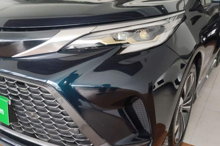 Used Toyota Granvia 2023 2.5L Hybrid Flagship VIP Edition