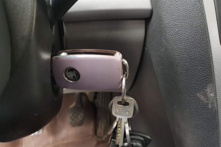 Used Skoda Octavia 2015 Classic Model 1.6L Manual Eado Version
