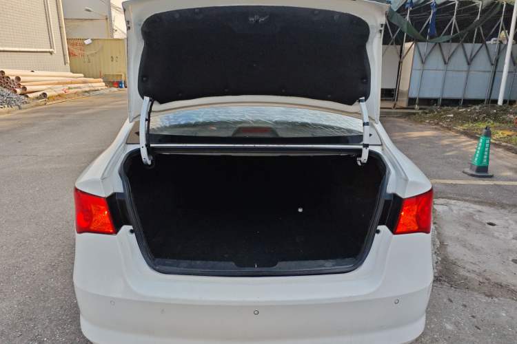 Used Roewe 350 2015 1.5L Manual Luxury Sunroof Edition
