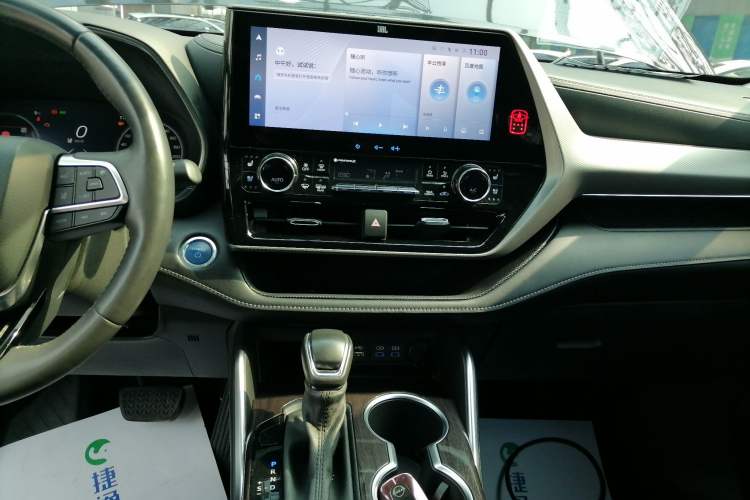 Used Toyota Highlander 2022 Dual-Engine 2.5L Four-Wheel Drive Supreme Edition 7-Seater Audio And AC Panel