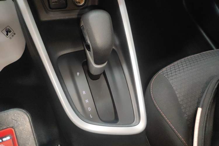 Used Chevrolet Cavalier 2020 Redline 325T Automatic Xinshang Edition Gear Lever